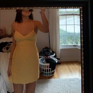 Yellow sun dress from the Lulus💄🧚🏼‍♀️